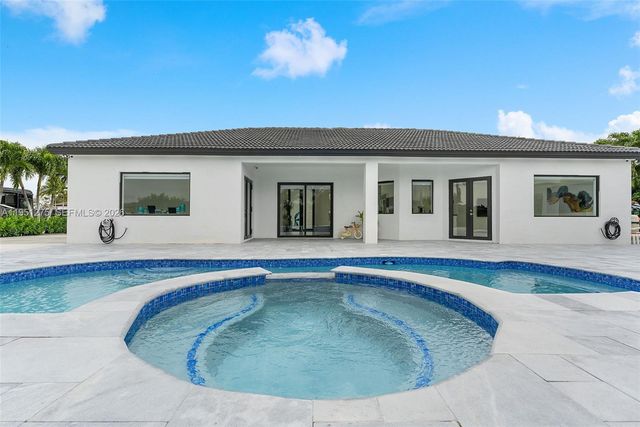 13118 SW 215th Ter, Miami, FL 33177