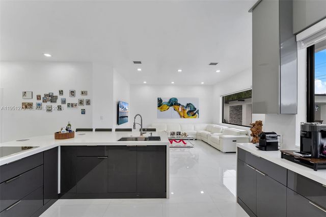 13118 SW 215th Ter, Miami, FL 33177