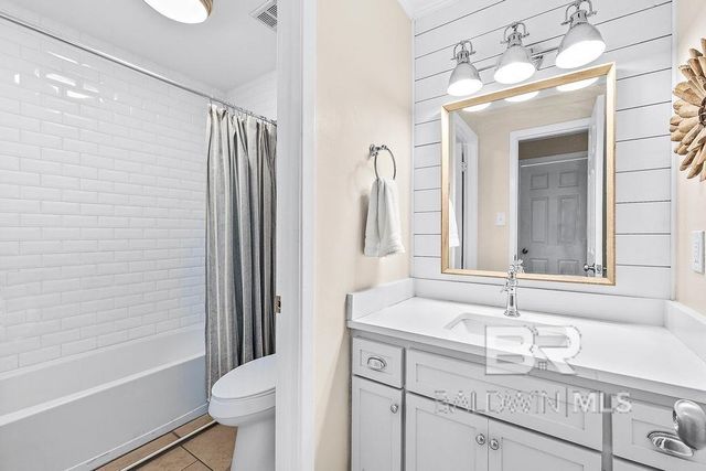 1129 W WEST BEACH Boulevard 311, Gulf Shores, AL 36542