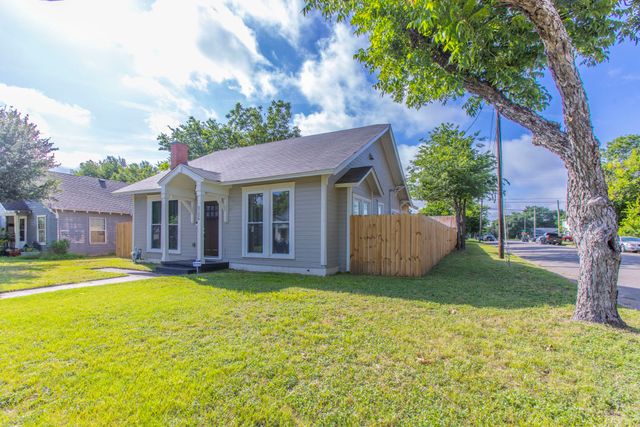 2126 Mckenzie Avenue, Waco, TX 76708