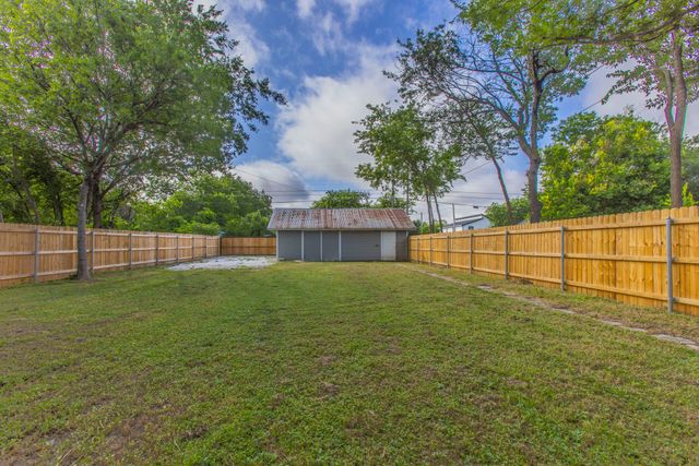2126 Mckenzie Avenue, Waco, TX 76708