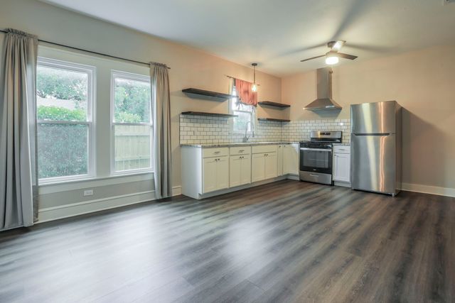 2126 Mckenzie Avenue, Waco, TX 76708