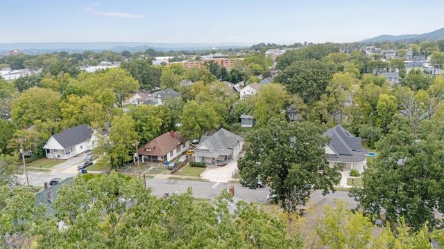 2011 E 13th Street, Chattanooga, TN 37404