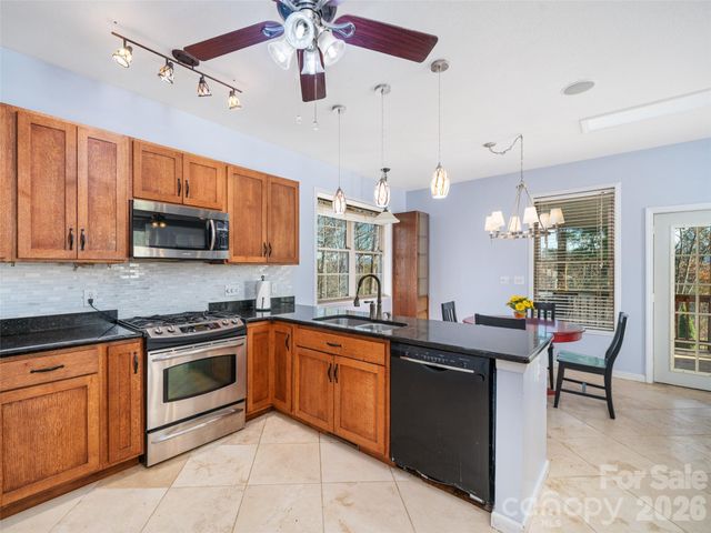 16 Sunny Lane, Mars Hill, NC 28754