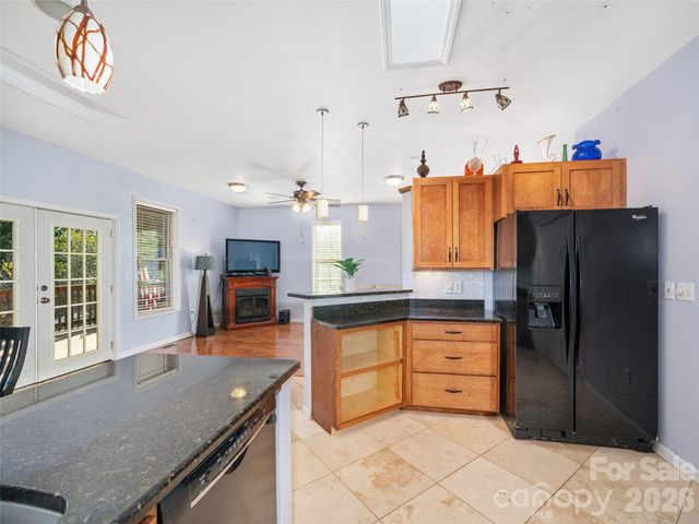 16 Sunny Lane, Mars Hill, NC 28754