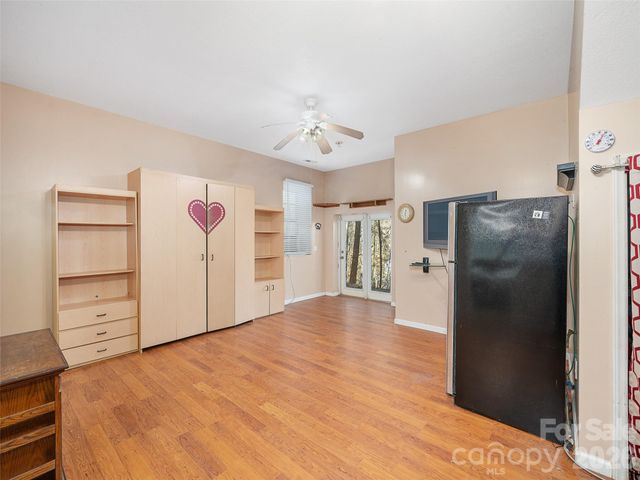 16 Sunny Lane, Mars Hill, NC 28754