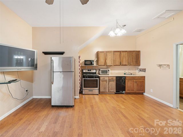 16 Sunny Lane, Mars Hill, NC 28754