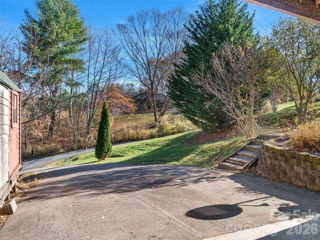 16 Sunny Lane, Mars Hill, NC 28754