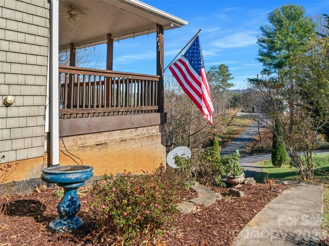 16 Sunny Lane, Mars Hill, NC 28754