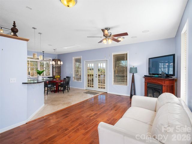 16 Sunny Lane, Mars Hill, NC 28754