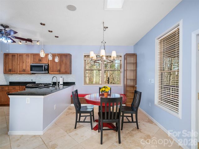 16 Sunny Lane, Mars Hill, NC 28754