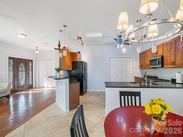 16 Sunny Lane, Mars Hill, NC 28754