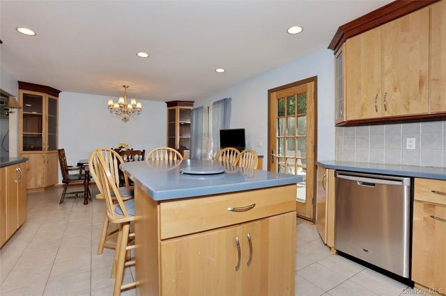 150 Schweizer Lane, Bardonia, NY 10954