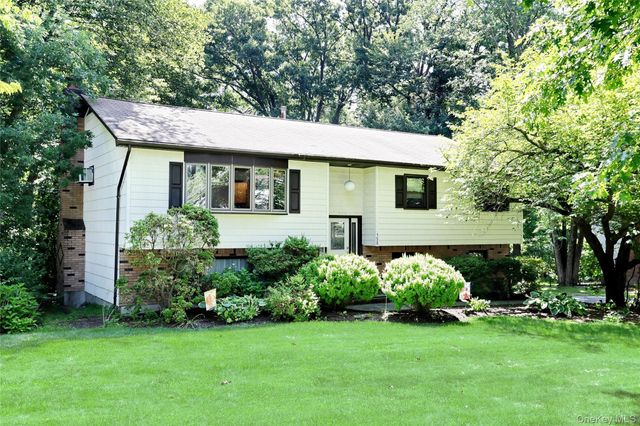 150 Schweizer Lane, Bardonia, NY 10954