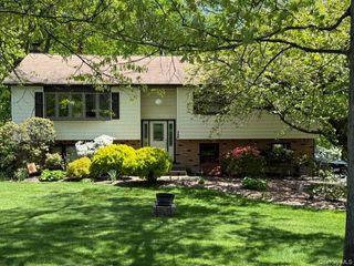150 Schweizer Lane, Bardonia, NY 10954