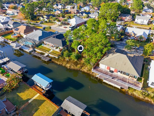 1634 Lahaina Court, Gulf Breeze, FL 32563