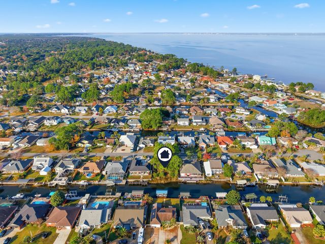 1634 Lahaina Court, Gulf Breeze, FL 32563