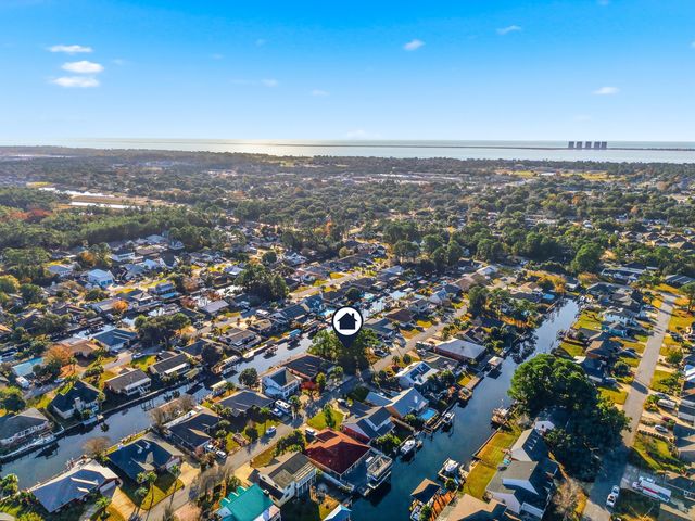 1634 Lahaina Court, Gulf Breeze, FL 32563