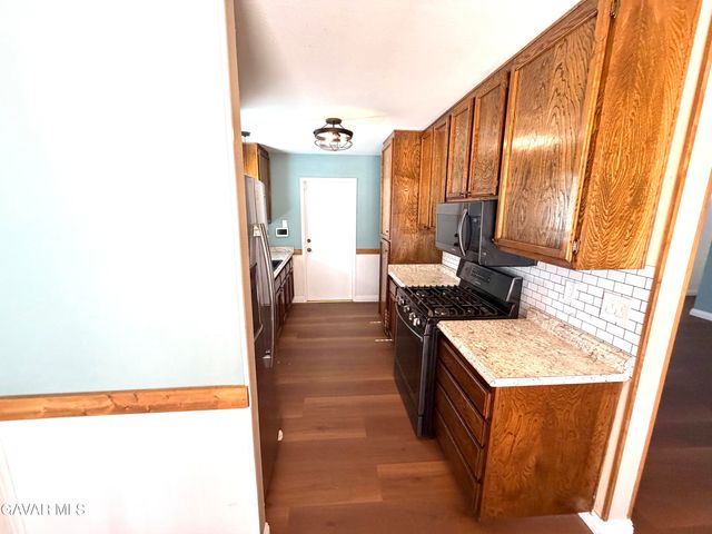 39254 Willowvale Road, Palmdale, CA 93551