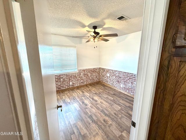 39254 Willowvale Road, Palmdale, CA 93551