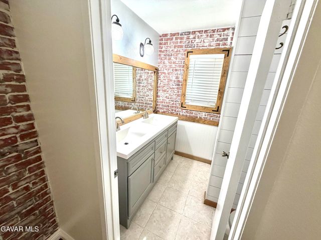 39254 Willowvale Road, Palmdale, CA 93551