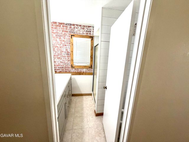 39254 Willowvale Road, Palmdale, CA 93551