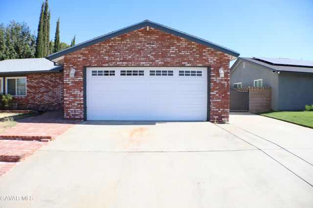 39254 Willowvale Road, Palmdale, CA 93551