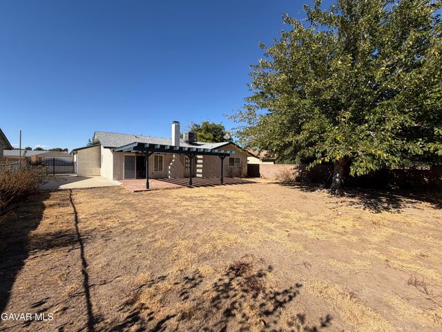 39254 Willowvale Road, Palmdale, CA 93551