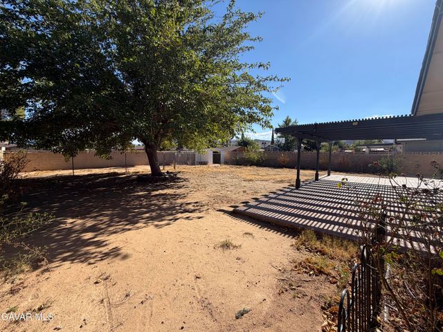 39254 Willowvale Road, Palmdale, CA 93551
