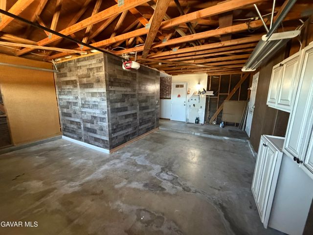 39254 Willowvale Road, Palmdale, CA 93551
