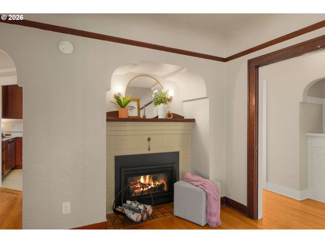 6926 N SEDRO St, Portland, OR 97203