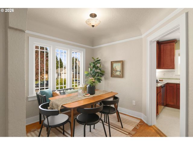 6926 N SEDRO St, Portland, OR 97203