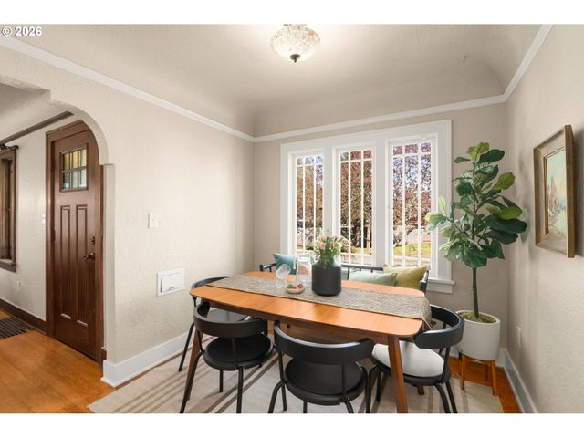 6926 N SEDRO St, Portland, OR 97203