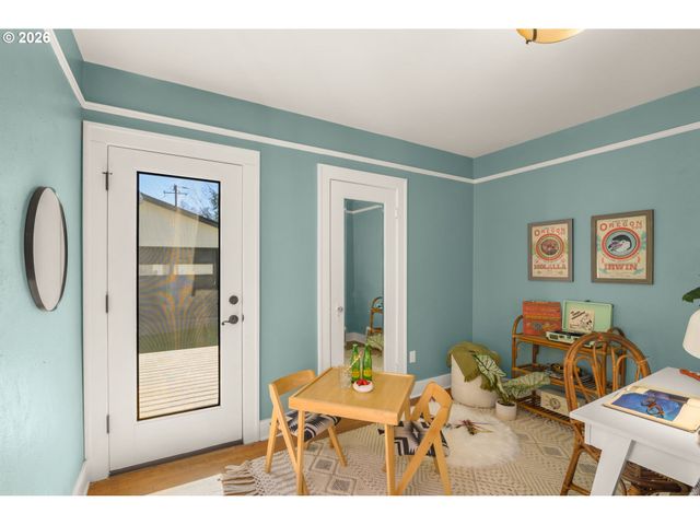 6926 N SEDRO St, Portland, OR 97203