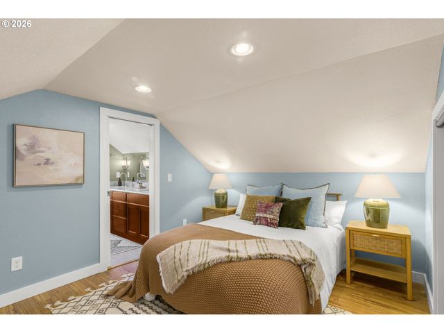 6926 N SEDRO St, Portland, OR 97203