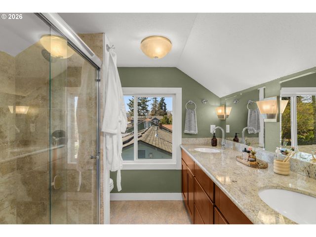 6926 N SEDRO St, Portland, OR 97203