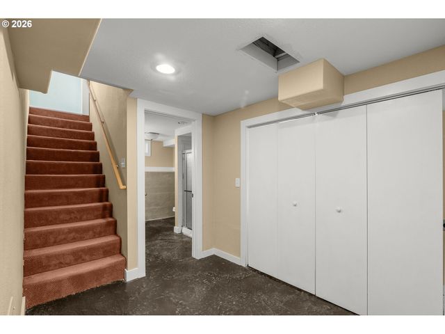 6926 N SEDRO St, Portland, OR 97203