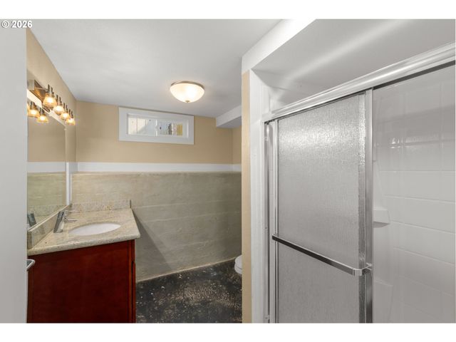 6926 N SEDRO St, Portland, OR 97203