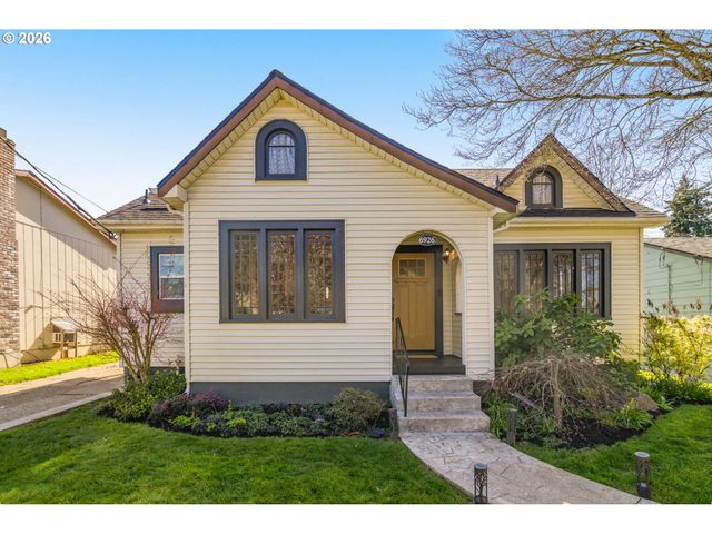 6926 N SEDRO St, Portland, OR 97203