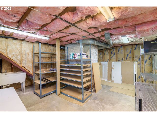 6926 N SEDRO St, Portland, OR 97203