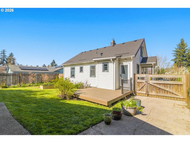 6926 N SEDRO St, Portland, OR 97203