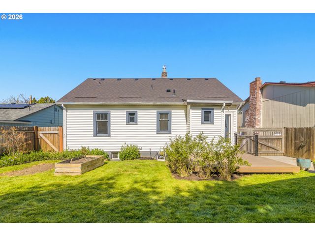 6926 N SEDRO St, Portland, OR 97203