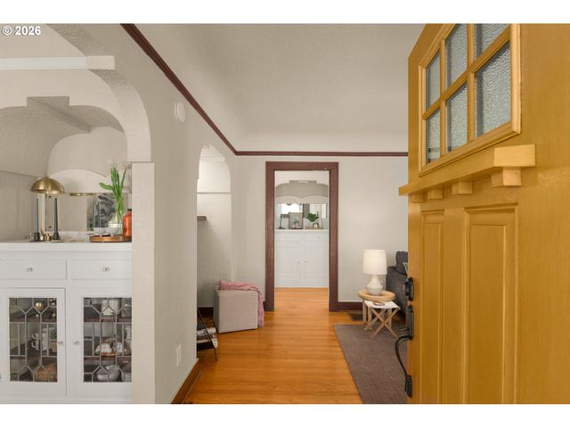 6926 N SEDRO St, Portland, OR 97203