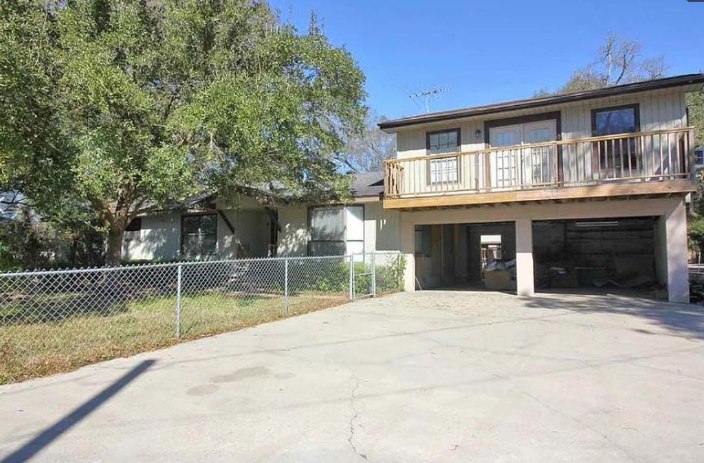 949 Dillon Drive, Silsbee, TX 77656