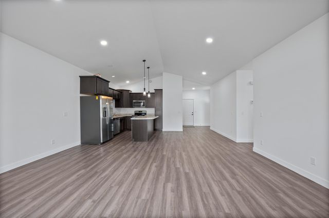 800 Elm Drive, Fairfax, MN 55332