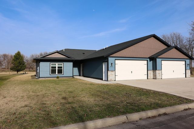 800 Elm Drive, Fairfax, MN 55332