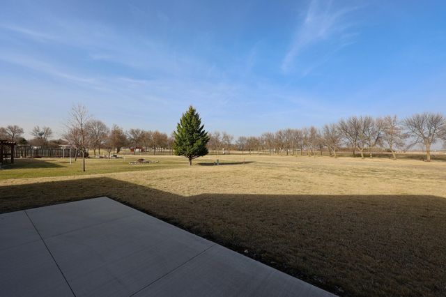 800 Elm Drive, Fairfax, MN 55332