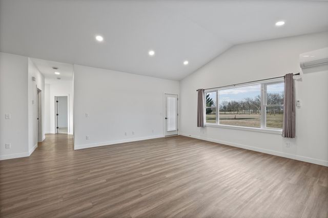 800 Elm Drive, Fairfax, MN 55332