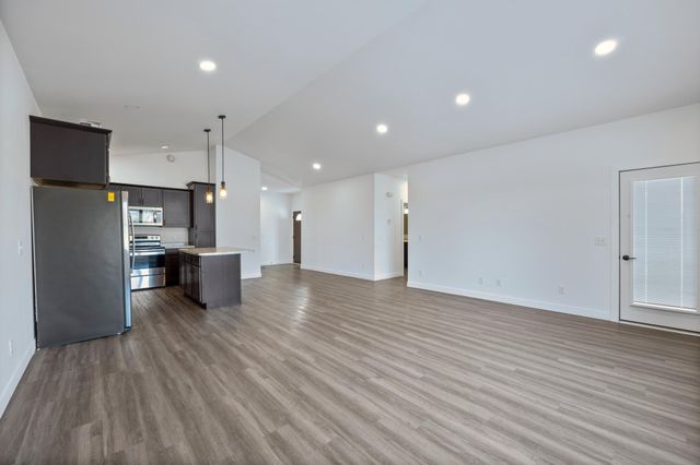 800 Elm Drive, Fairfax, MN 55332