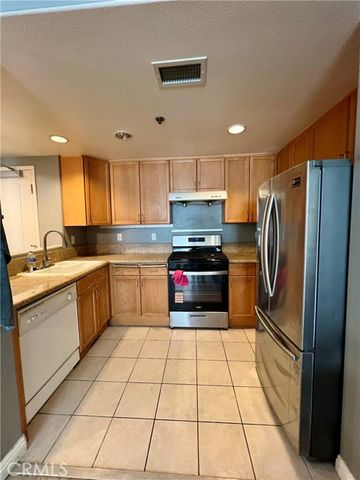 580 W Main 122, Alhambra, CA 91801